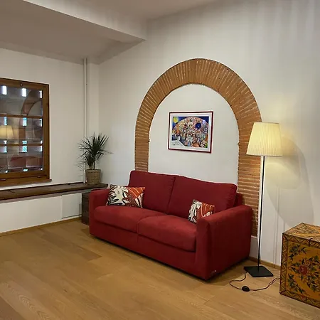 La Casa Gialla * ルッカ